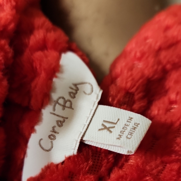 Cozy Red Bathrobe - Picture 5 of 5